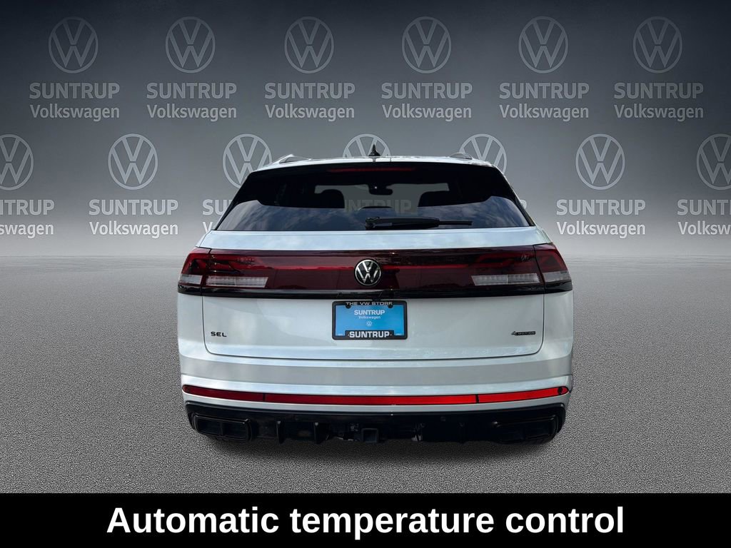 Used 2025 Volkswagen Atlas Cross Sport SEL R-Line AWD/4WD image 10