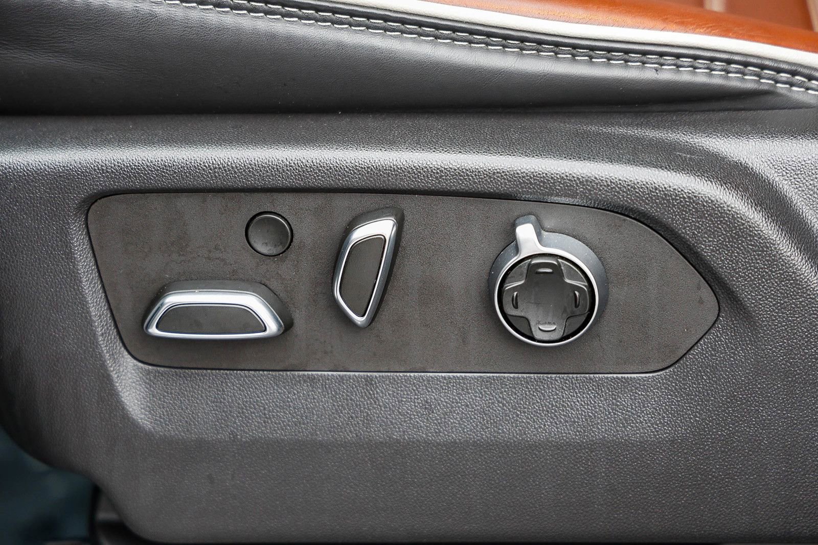 Used 2024 GMC Sierra 2500 Denali Ultimate w/ Max Trailering Package image 22