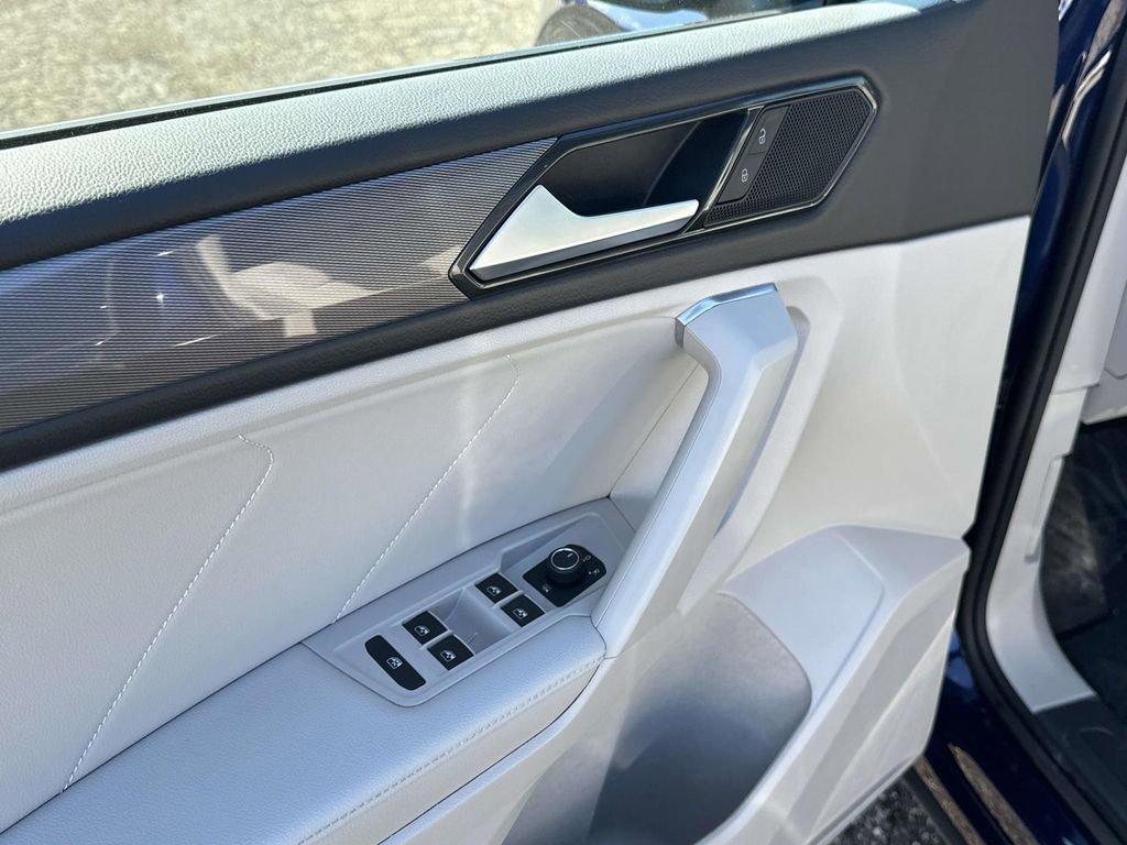 Certified 2023 Volkswagen Tiguan SE w/ Panoramic Sunroof Package image 20