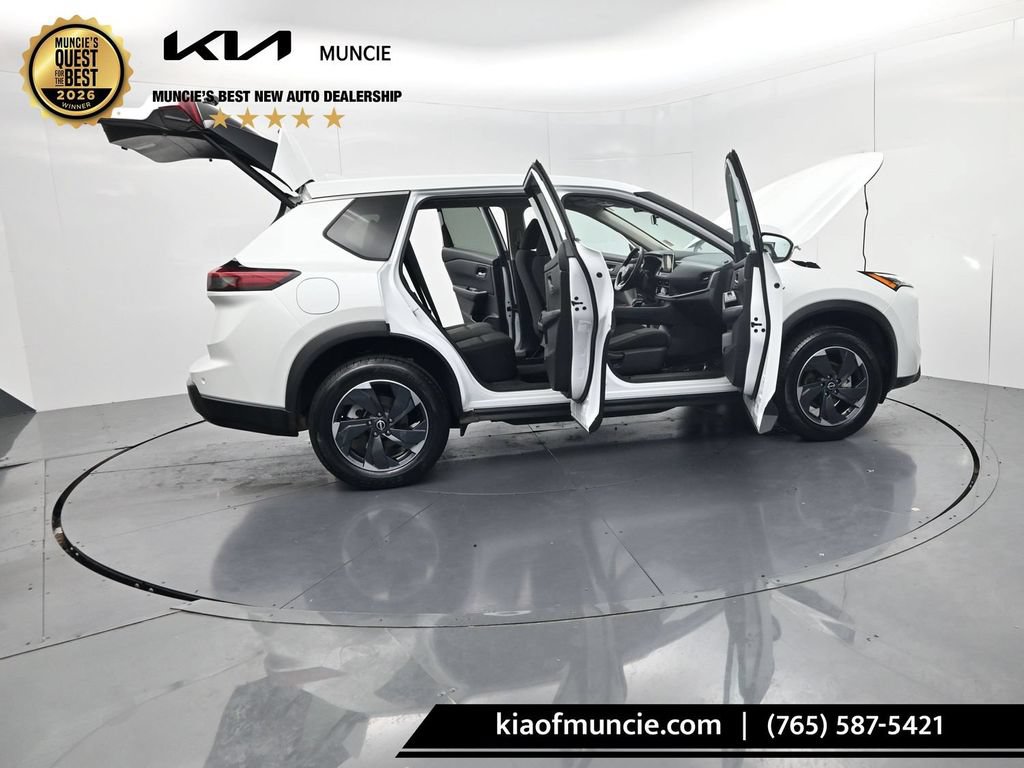 Used 2024 Nissan Rogue SV AWD/4WD image 56