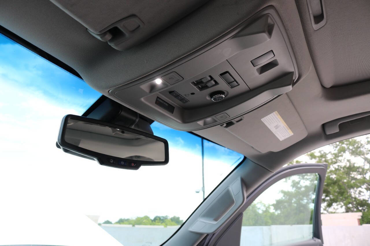 Used 2019 Chevrolet Tahoe Premier w/ Premier Plus Edition AWD/4WD image 98