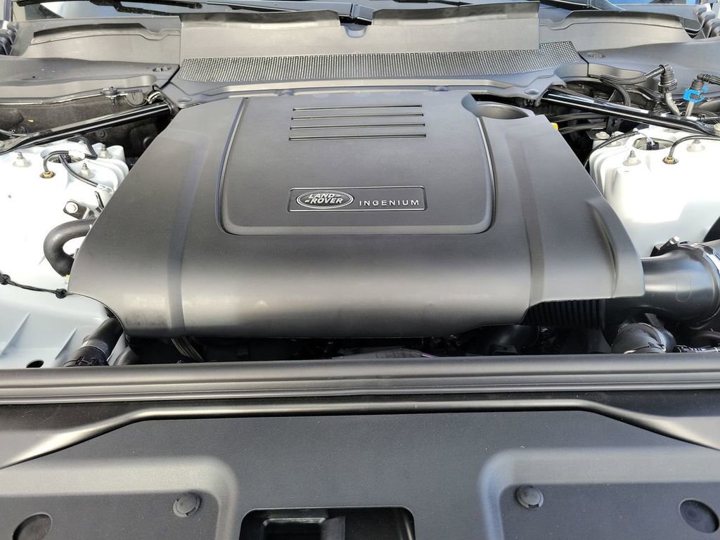 New 2025 Land Rover Discovery S image 30