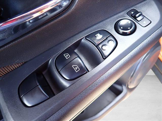 Used 2021 Nissan Kicks SR FWD image 12