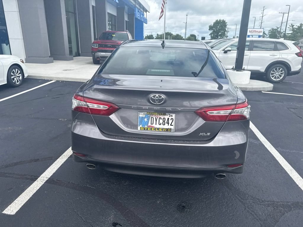 Used 2019 Toyota Camry XLE FWD image 11