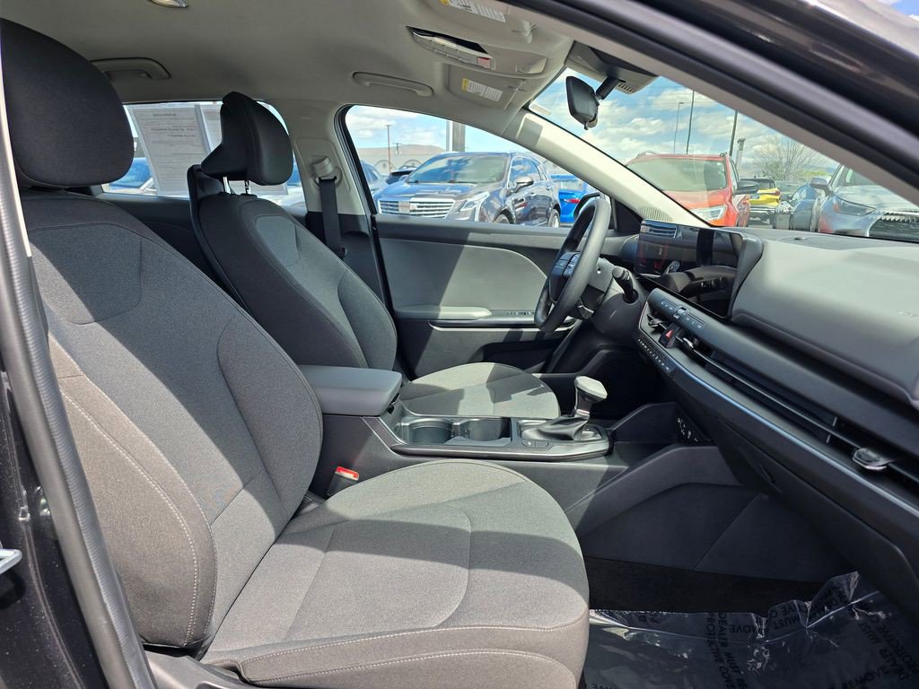 Used 2025 Kia K4 FWD image 10