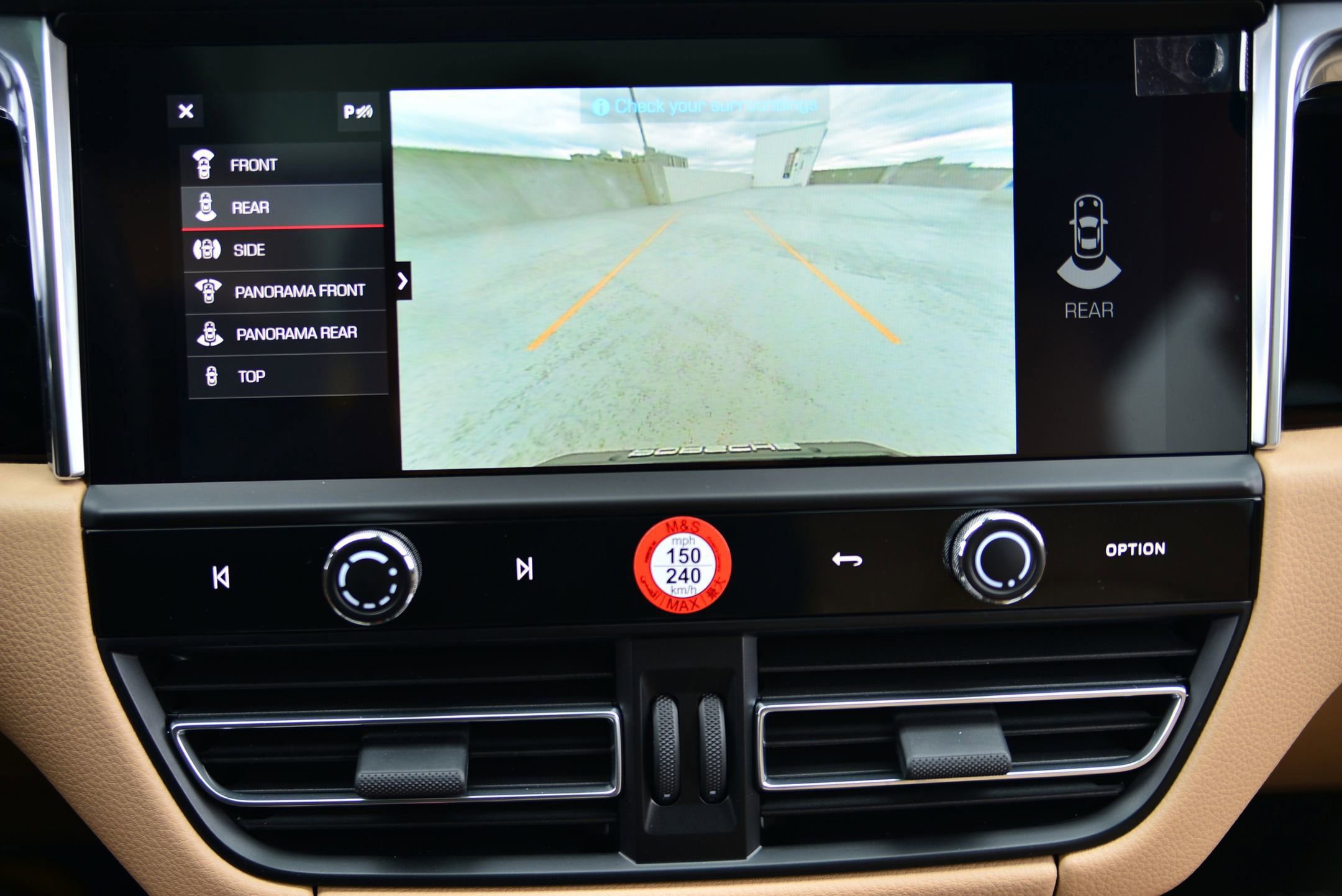 Used 2025 Porsche Macan image 33