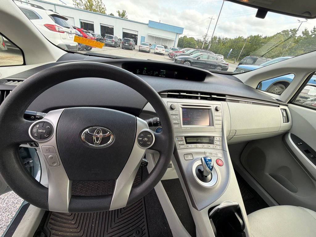 Used 2015 Toyota Prius Three FWD image 15