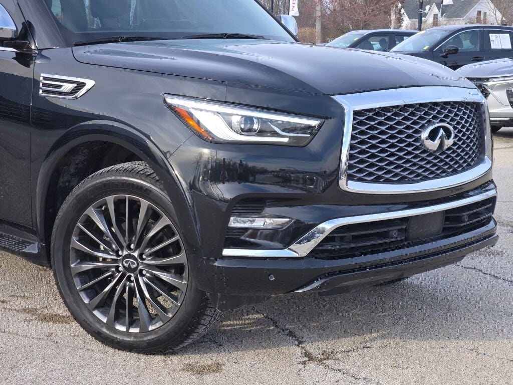 Used 2024 INFINITI QX80 Sensory w/ Cargo Package image 3