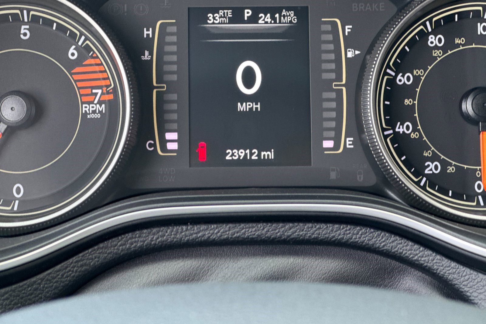 Used 2020 Jeep Cherokee Latitude Plus w/ Comfort/Convenience Group FWD image 19