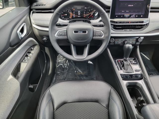 Certified 2023 Jeep Compass Latitude w/ Convenience Group image 31