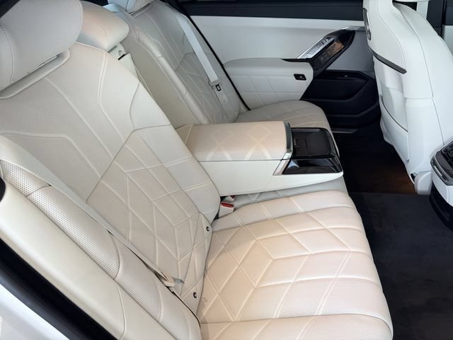 New 2026 BMW i7 eDrive50 w/ Executive Package RWD image 12