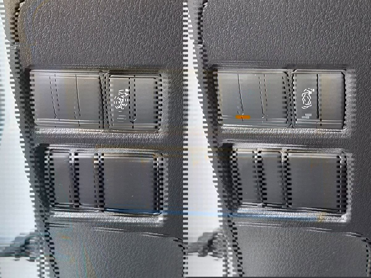 Used 2023 Nissan Armada SV image 46