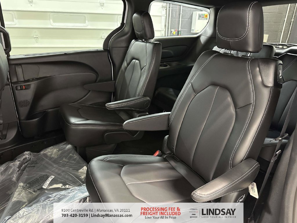 New 2026 Chrysler Pacifica Select w/ S Appearance Package FWD image 20