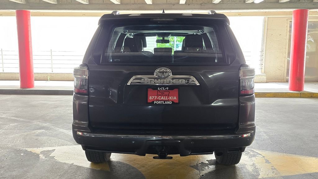 Used 2015 Toyota 4Runner Limited AWD/4WD image 4