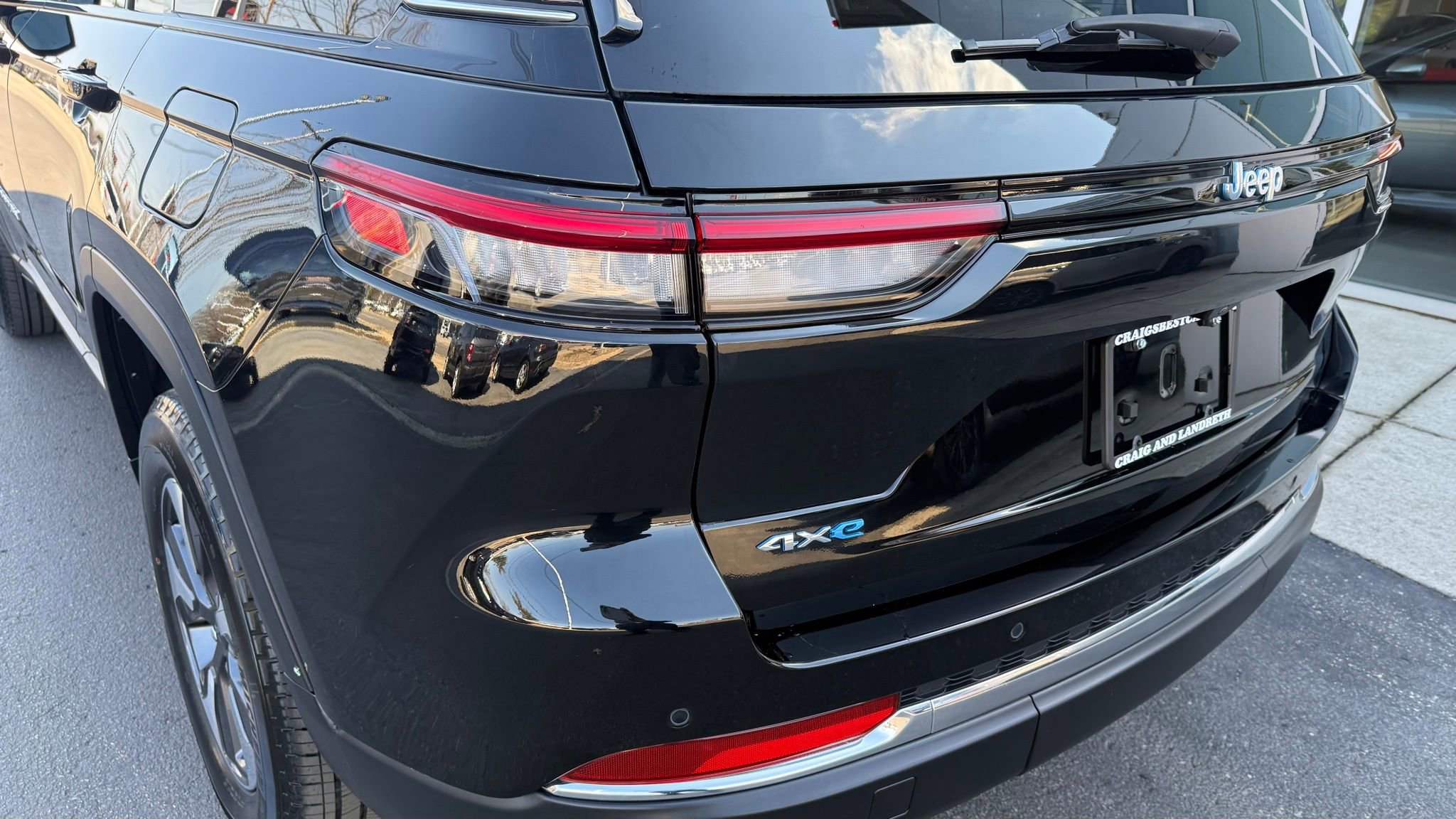 Used 2023 Jeep Grand Cherokee 4WD 4xe image 10