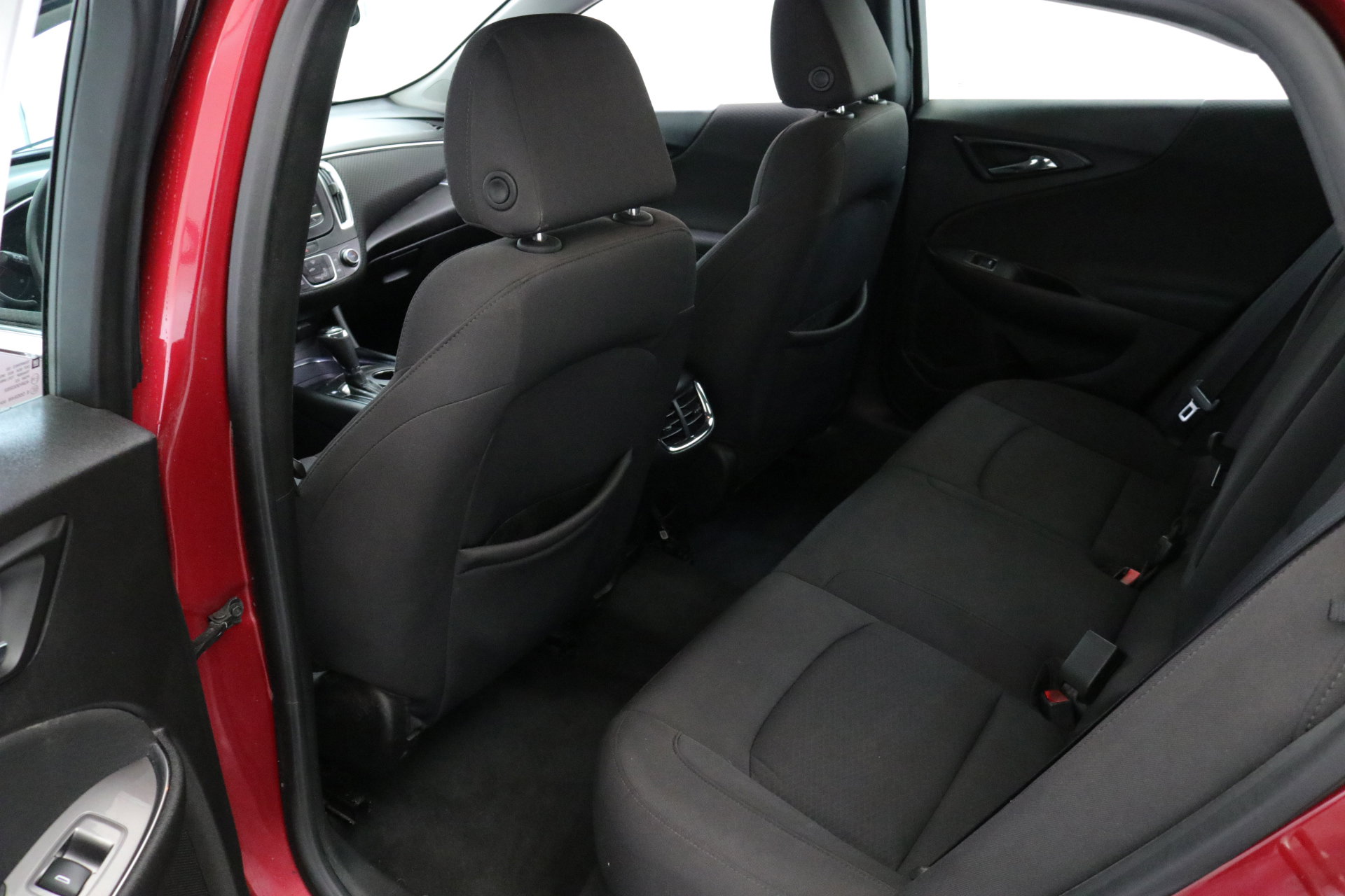 Used 2018 Chevrolet Malibu LT image 29