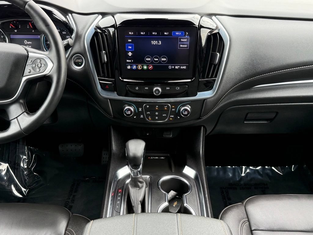 Used 2023 Chevrolet Traverse LT w/ Rear Camera Mirror Package AWD/4WD image 28