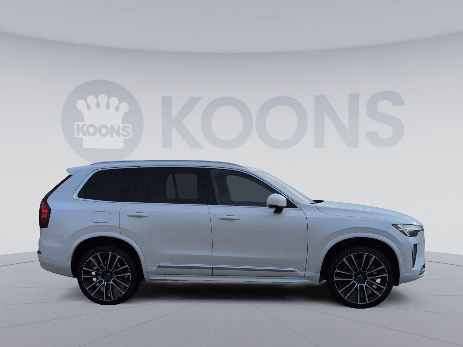 New 2026 Volvo XC90 B6 Plus w/ Protection Package Premier image 8