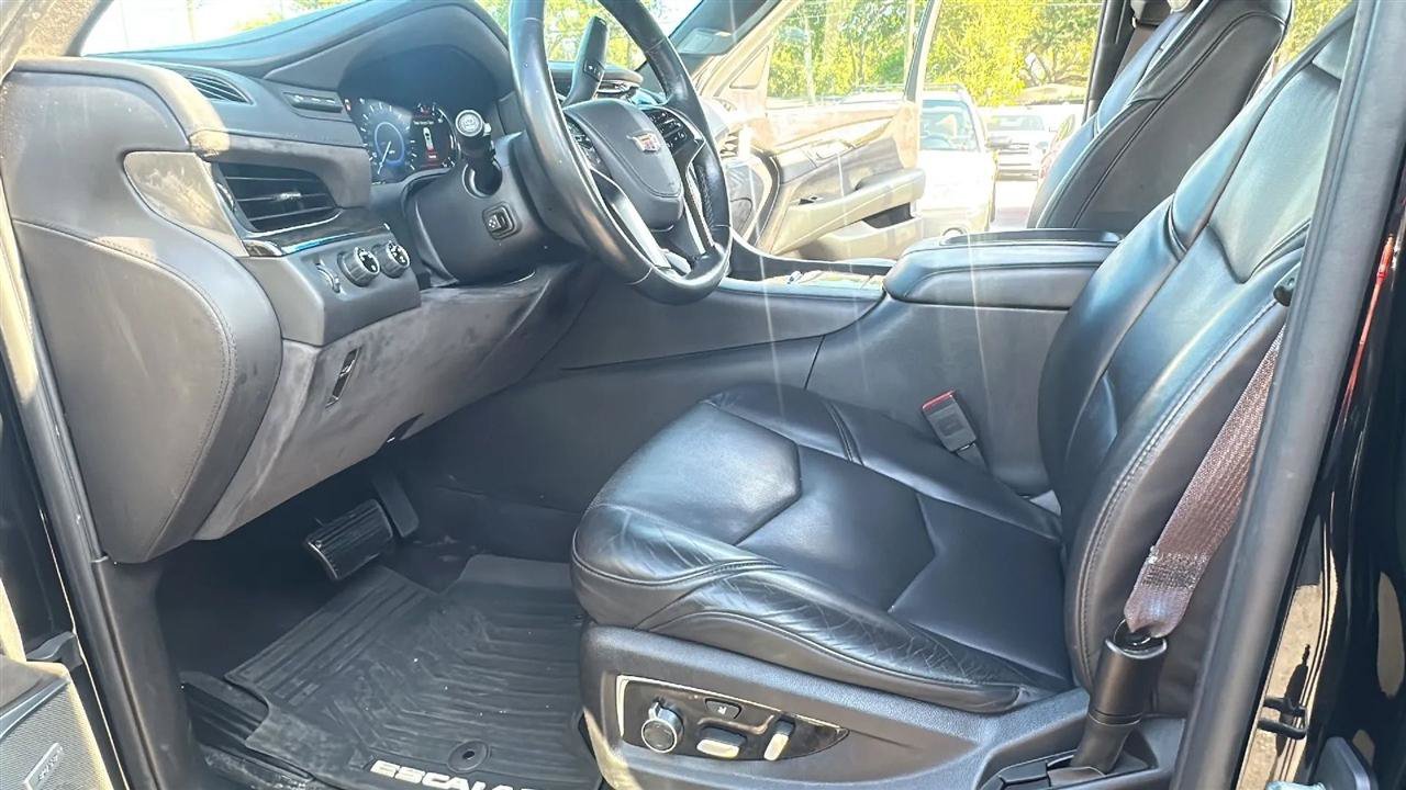Used 2016 Cadillac Escalade ESV Platinum AWD/4WD image 26