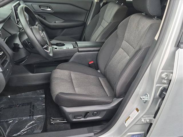 Used 2024 Nissan Rogue SV FWD image 15