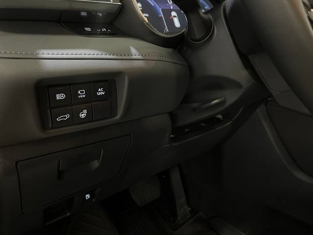 Used 2023 Toyota Highlander Platinum AWD/4WD image 19