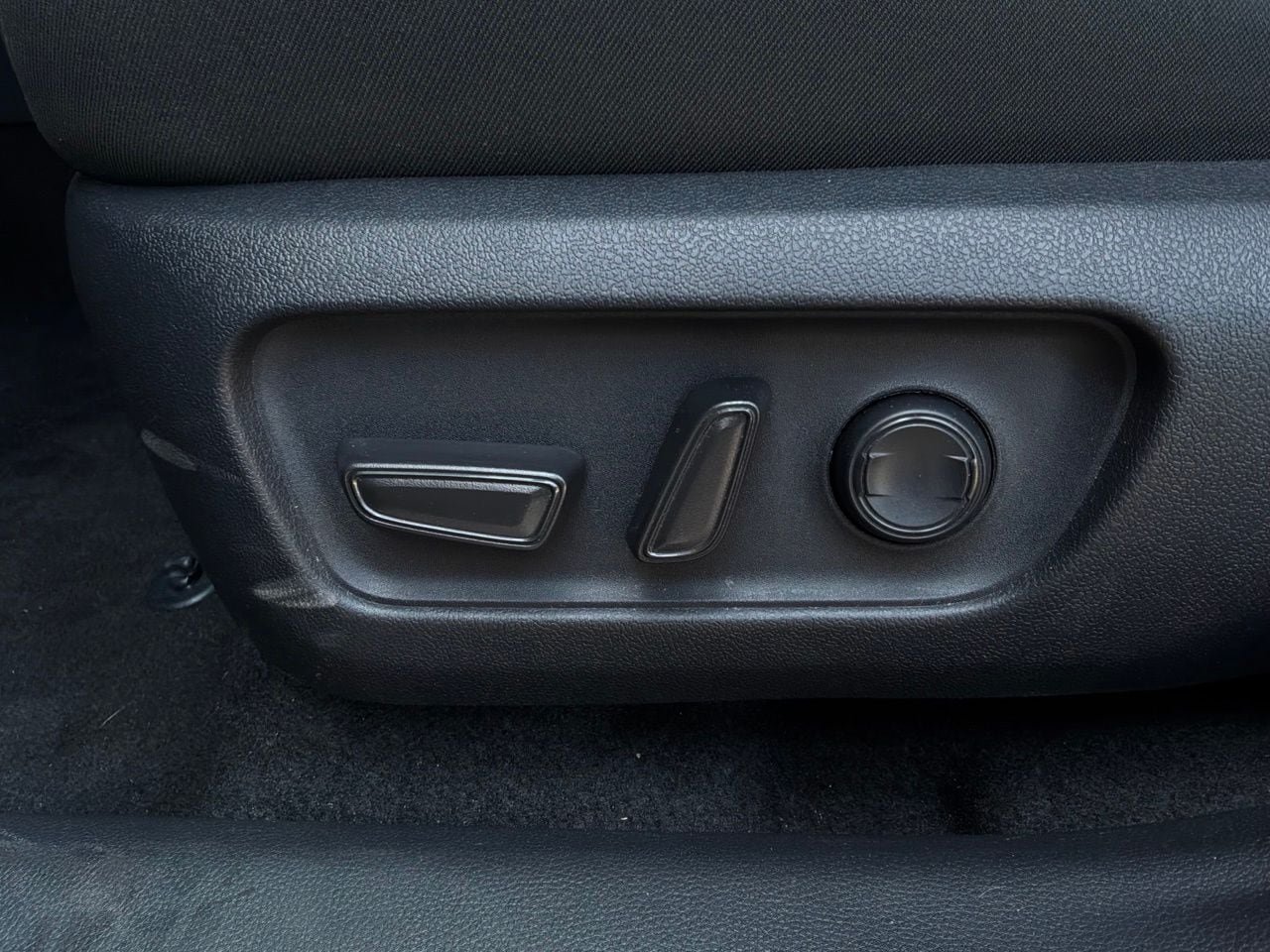 Used 2026 Toyota RAV4 SE AWD/4WD image 11