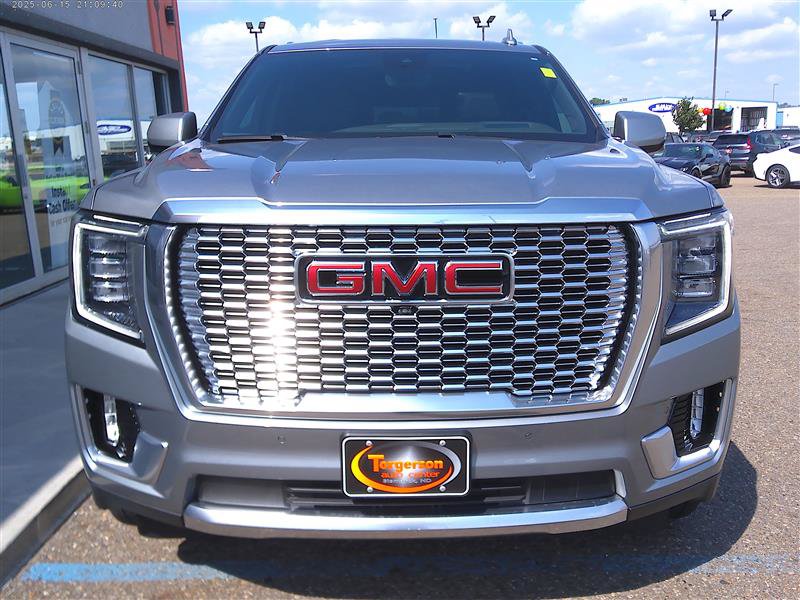 Used 2024 GMC Yukon XL Denali w/ Advanced Technology Package AWD/4WD image 28