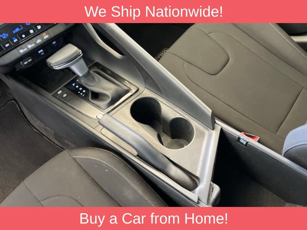Used 2025 Hyundai Elantra Sport FWD image 9