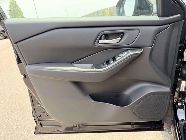 New 2026 Nissan Rogue SV AWD/4WD image 14