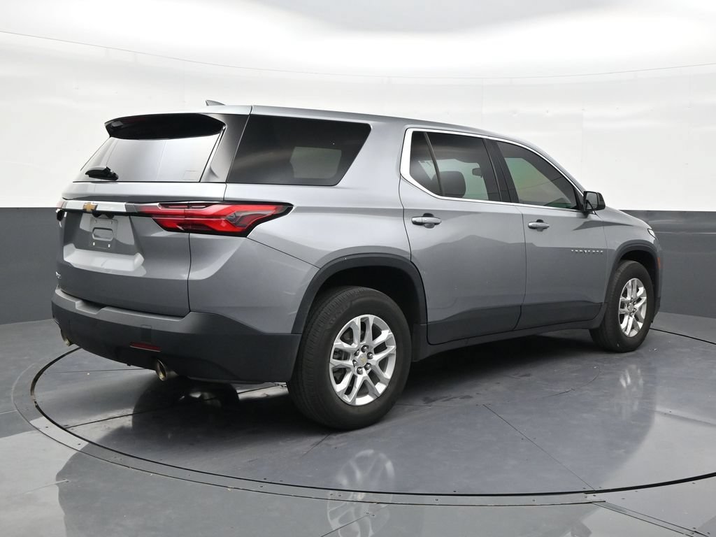 Used 2023 Chevrolet Traverse LS FWD image 5