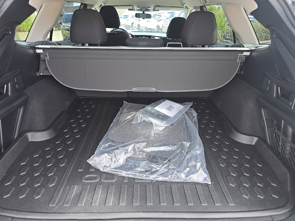 Certified 2025 Subaru Outback Premium image 29