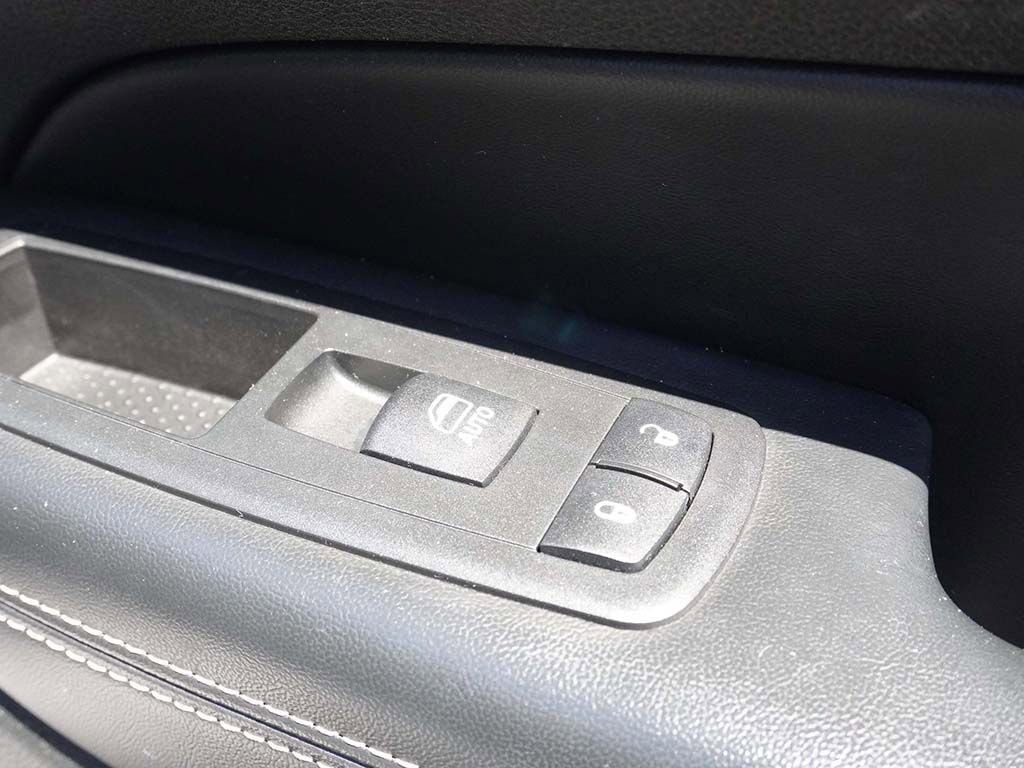 Used 2014 Jeep Grand Cherokee Limited AWD/4WD image 39