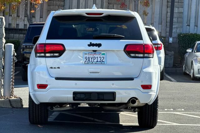 Certified 2022 Jeep Grand Cherokee Laredo X AWD/4WD image 5