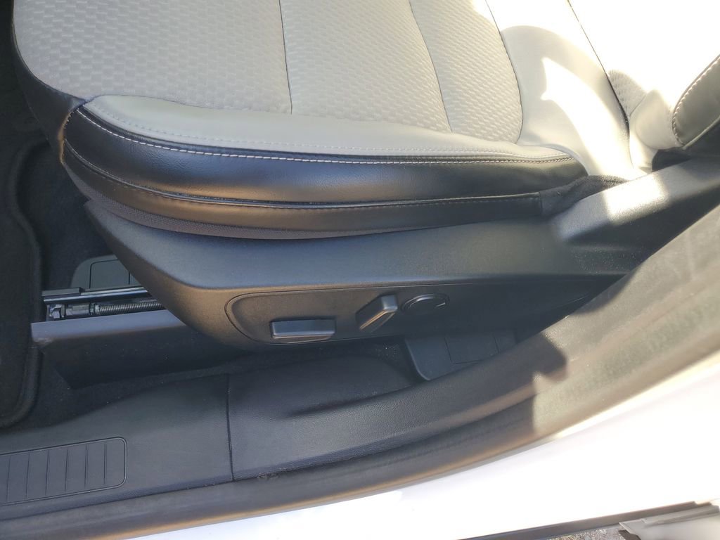 Used 2023 Ford Escape SE image 16