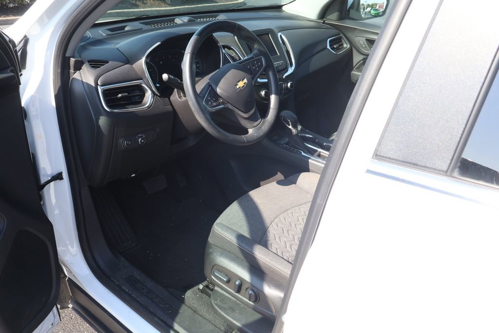 Used 2023 Chevrolet Equinox LT AWD/4WD image 9