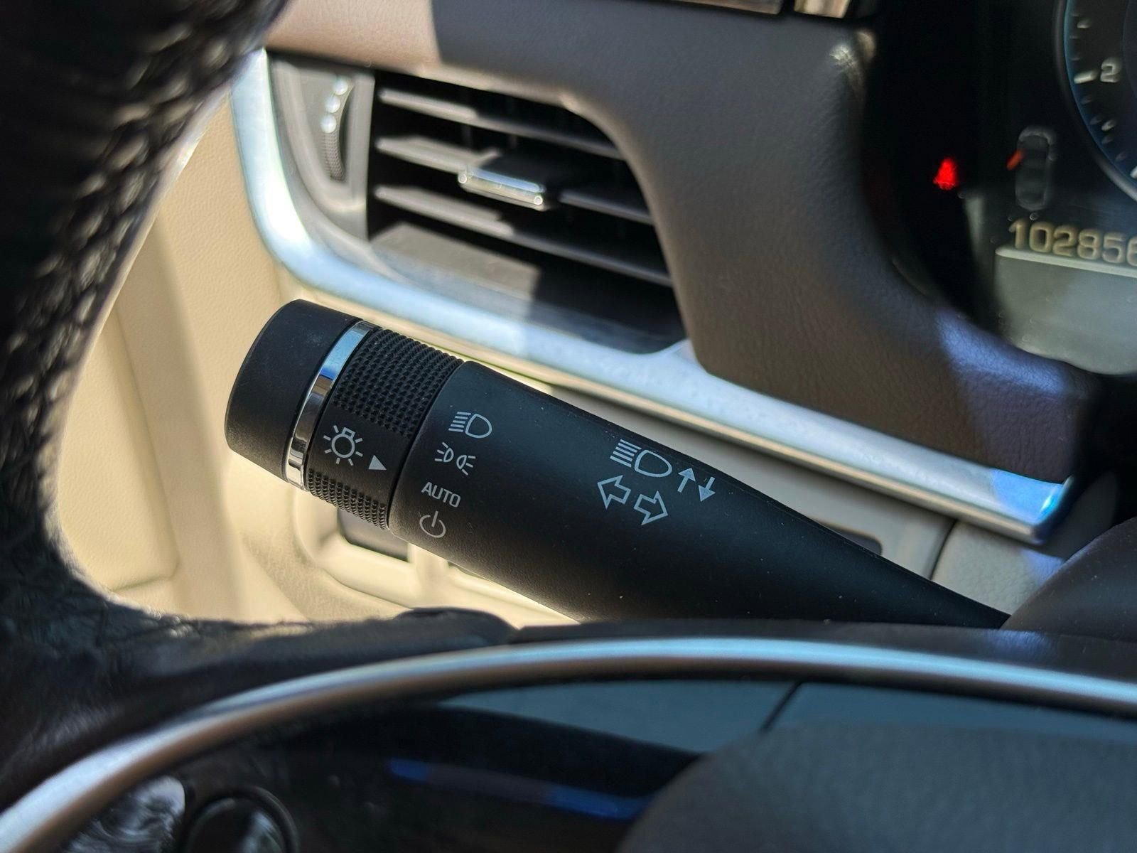 Used 2013 Cadillac XTS Premium FWD image 38