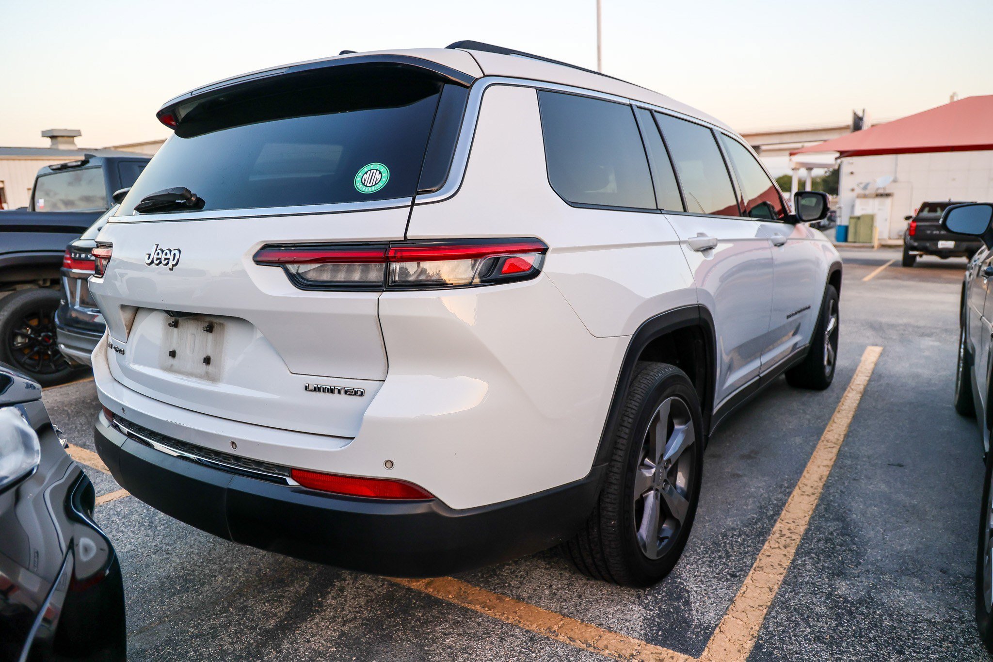 Used 2021 Jeep Grand Cherokee L Limited AWD/4WD image 8