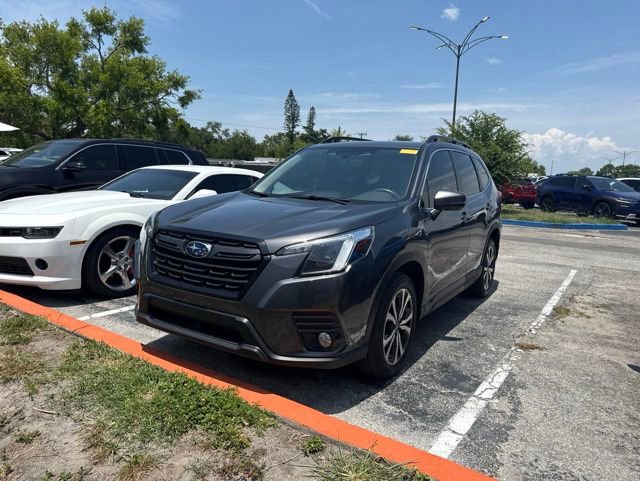 Used 2023 Subaru Forester Limited AWD/4WD image 3
