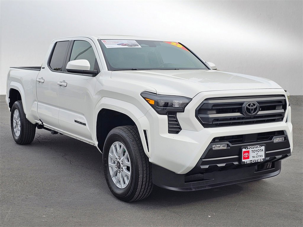 Used 2025 Toyota Tacoma SR5 image 7