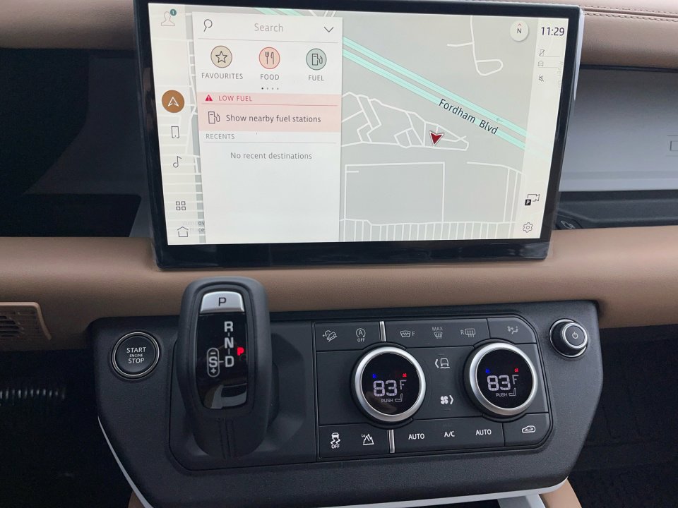 Used 2025 Land Rover Defender 110 S image 17