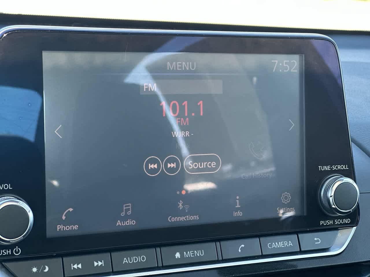 Used 2020 Nissan Altima 2.5 SR w/ Premium Package FWD image 24