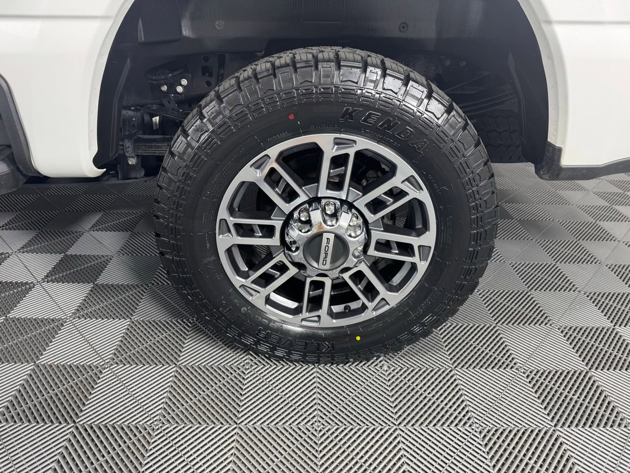 Used 2024 Ford F250 Limited w/ FX4 Off-Road Package image 31