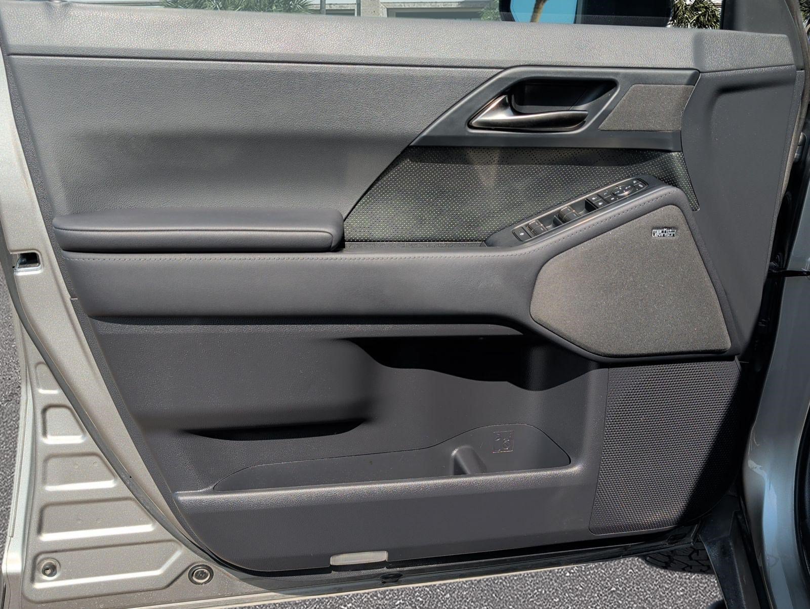 Certified 2025 Lexus GX 550 AWD/4WD image 8