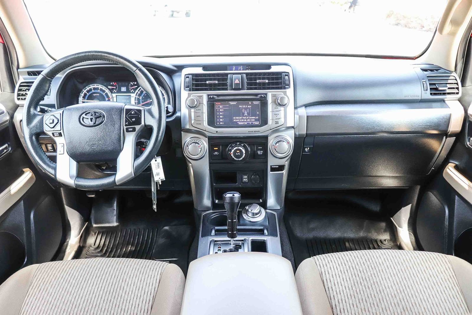 Used 2017 Toyota 4Runner SR5 AWD/4WD image 15
