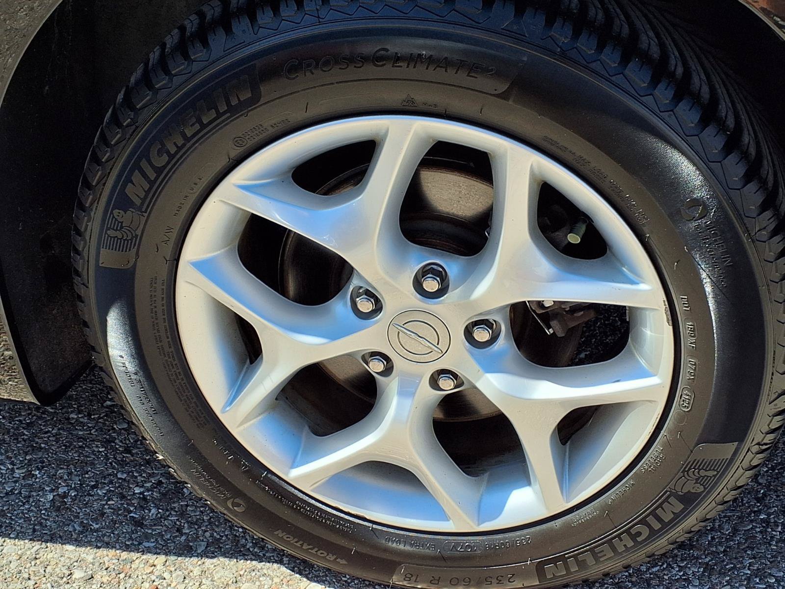 Used 2018 Chrysler Pacifica Touring-L w/ Advanced Safetytec Group FWD image 8
