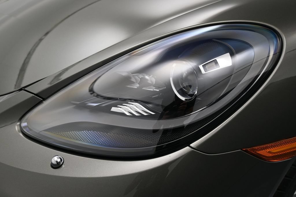 Used 2021 Porsche 718 Boxster RWD image 30