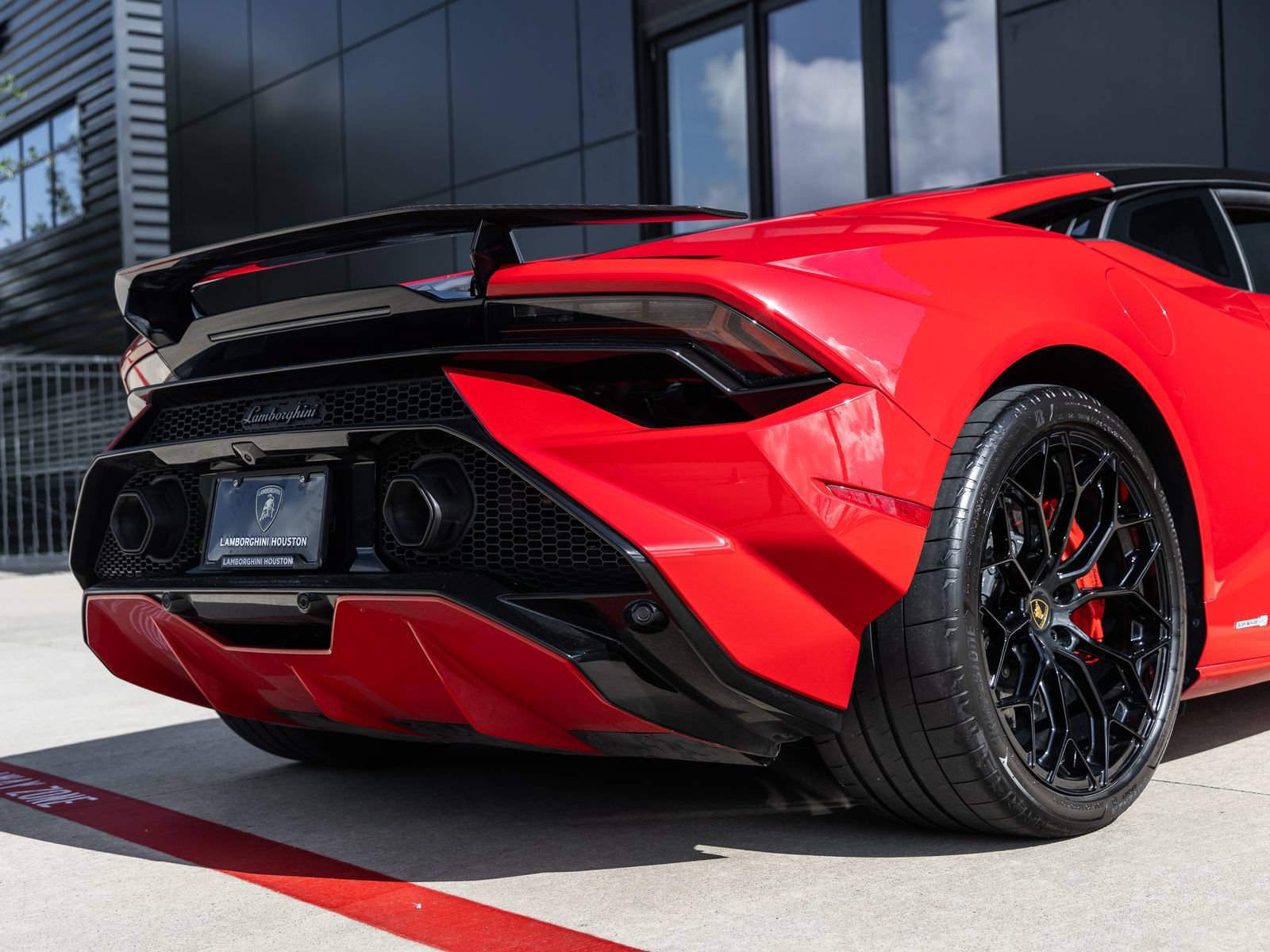 Used 2024 Lamborghini Huracan Tecnica RWD image 15
