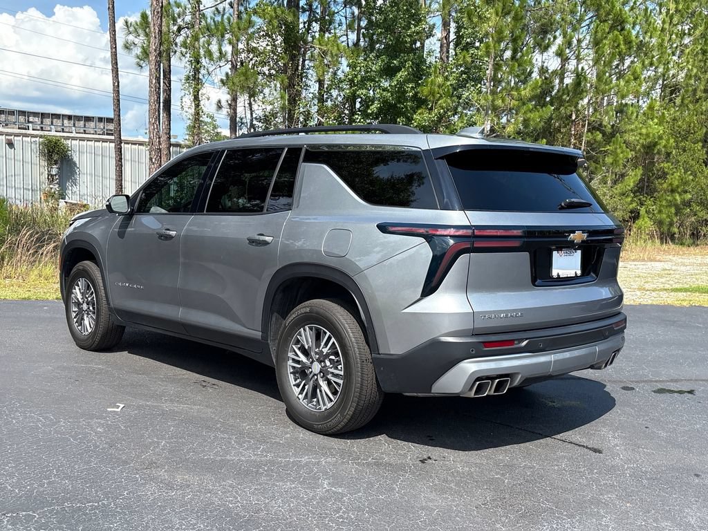 Used 2025 Chevrolet Traverse LT w/ Driver Confidence Package FWD image 29