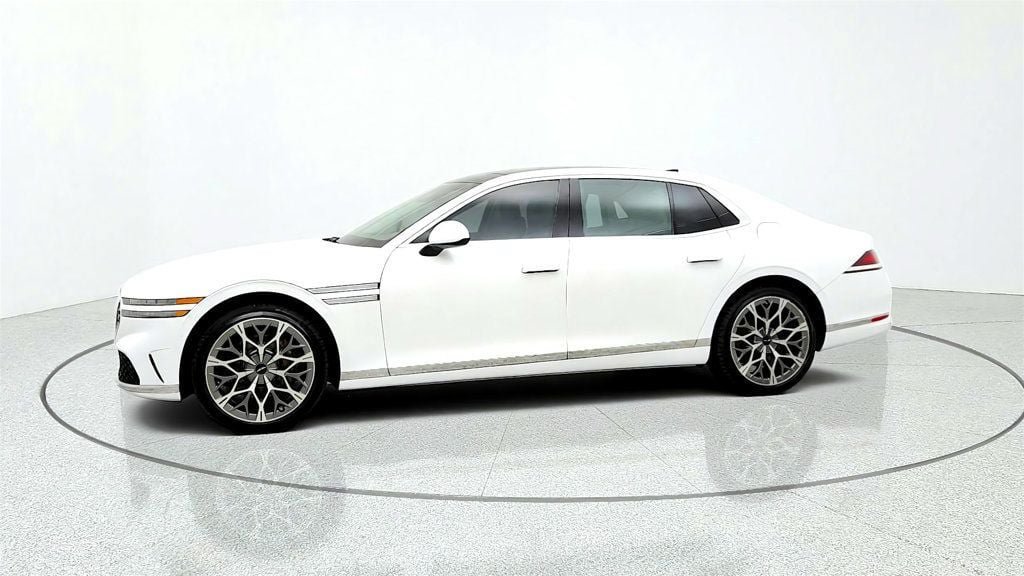 Used 2025 Genesis G90 3.5T AWD/4WD image 8