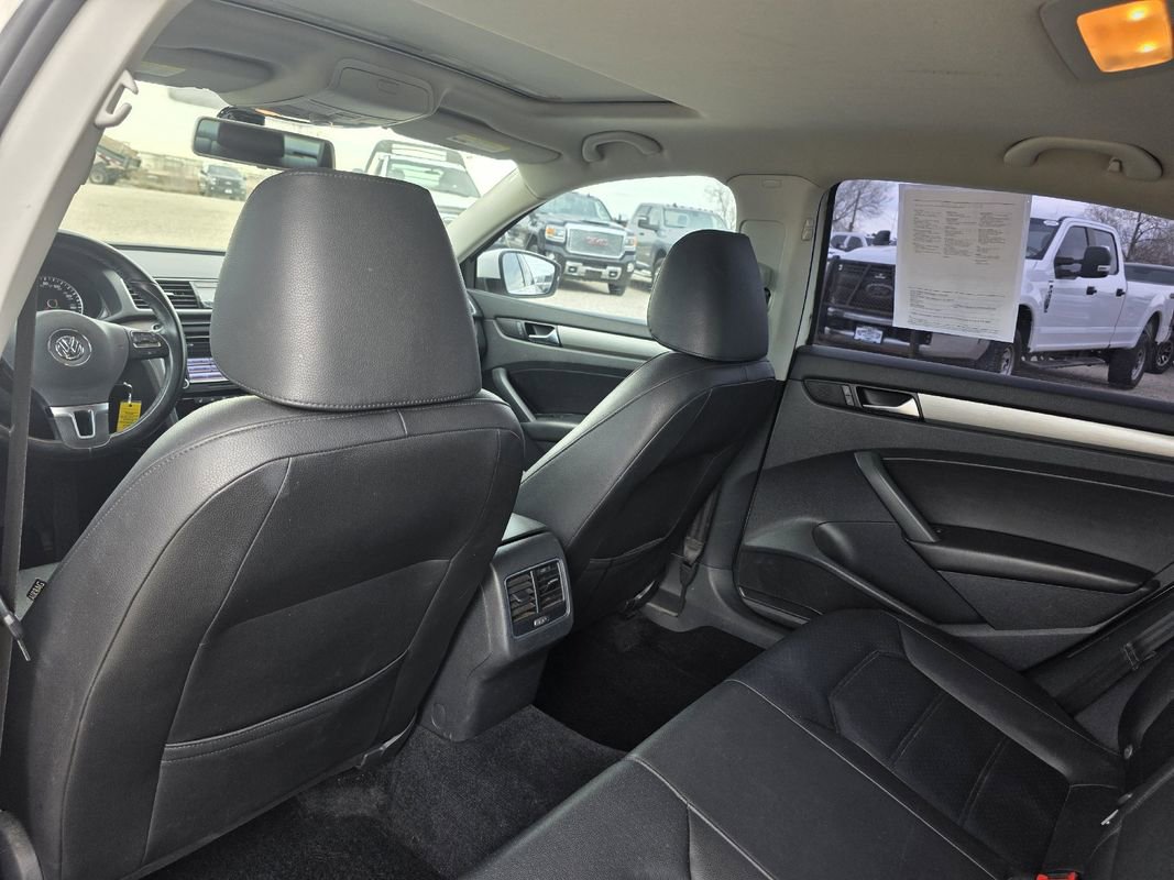 Used 2015 Volkswagen Passat TDI SE image 26